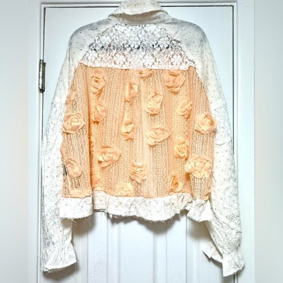 POL Elegant White and Cream Floral Button Down Shirt - Picture 6 of 14